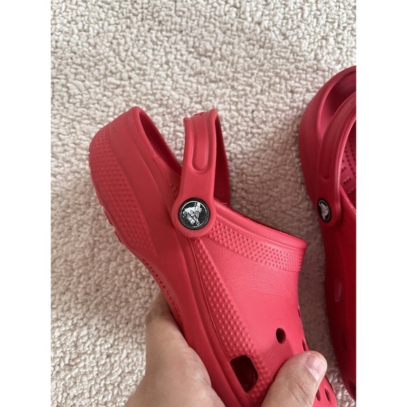 Crocs Classic Clogs Pepper Red Unisex Junior Slip On Sandals Comfortable Casual - Picture 2 of 9